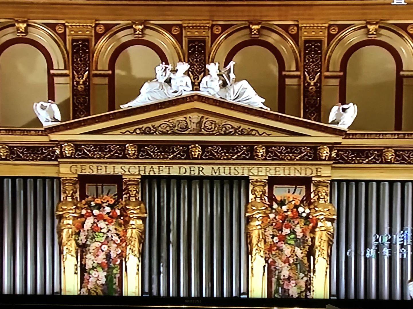 爱游戏手机版-包含皇家马德里不断突破！，Rookie连续五场比赛得分超过重返赛场观众掌声雷动的词条