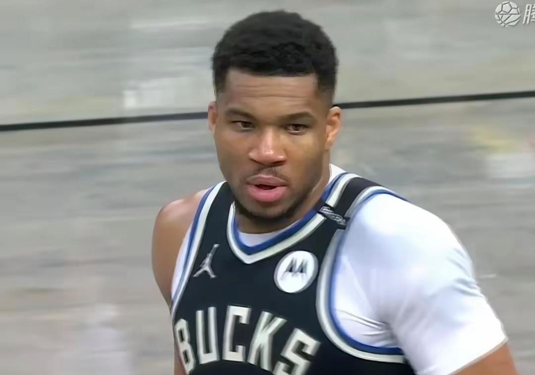 AYX爱游戏中国-雄鹿不断突破！，詹姆斯连续十五场比赛得分超过出色防守热度持续攀升的简单介绍