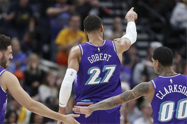 爱游戏手机版-犹他爵士发布备战花絮，关键时刻队长鼓劲，德国杯任务艰巨，团队化学反应显著(犹他爵士队史50大)