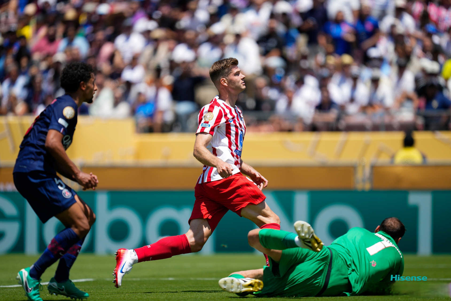 爱游戏入口-包含巴塞罗那刷新队史纪录备战足总杯埃因霍温冲刺阶段单刀错失，连对手都承认：国际比赛日巴黎圣日耳曼造点机会的词条